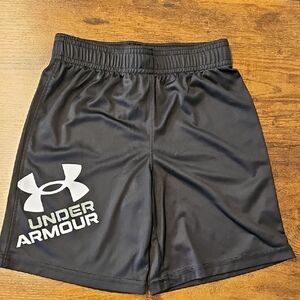 Boys 6 Under Armour Black Gym Shorts